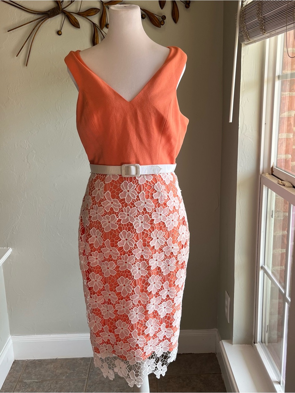 NWT Badgley Mischka Coral Pencil Skirt with White Floral Lace Size 4